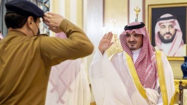 Le prince Abdulaziz transmet les félicitations des dirigeants au personnel du ministère de l’Intérieur