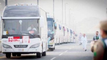 Un bus de réserve pour 500 pèlerins du Hajj ; pas d’autocollants VIP sur les bus